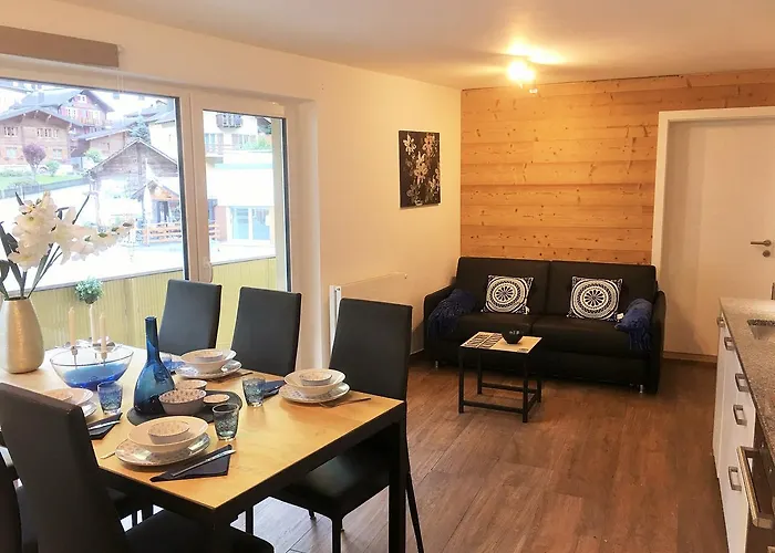 Apartments Steinbock - Mountain Views & Central Location