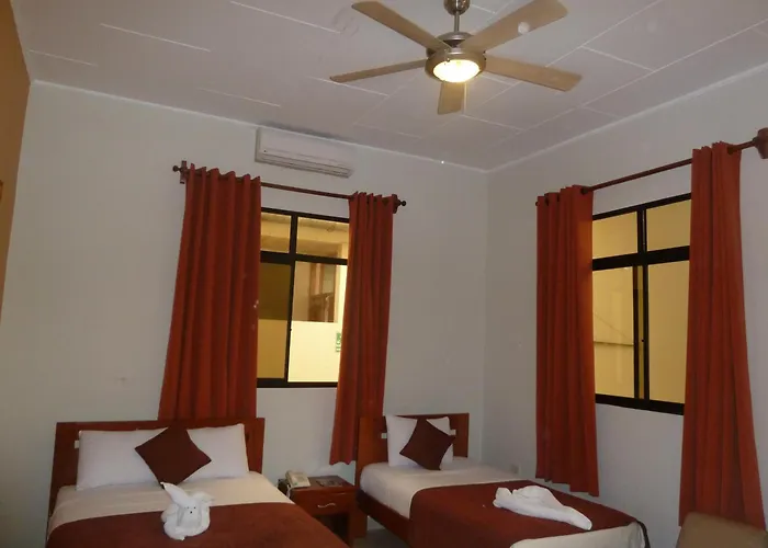 Hostal Huayruro