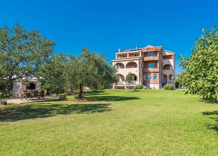 Luxury Apartments Garden