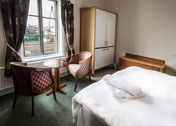 Albert And Victoria Hotel