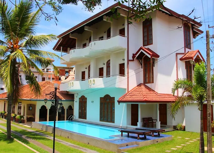 Holiday Fashion Inn Negombo