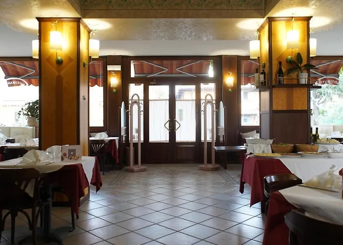 Hotel Emi