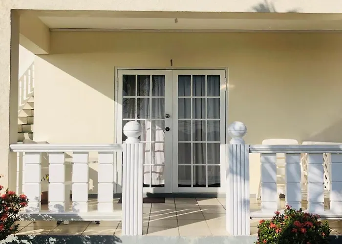 Rosewood Apartment Hotel