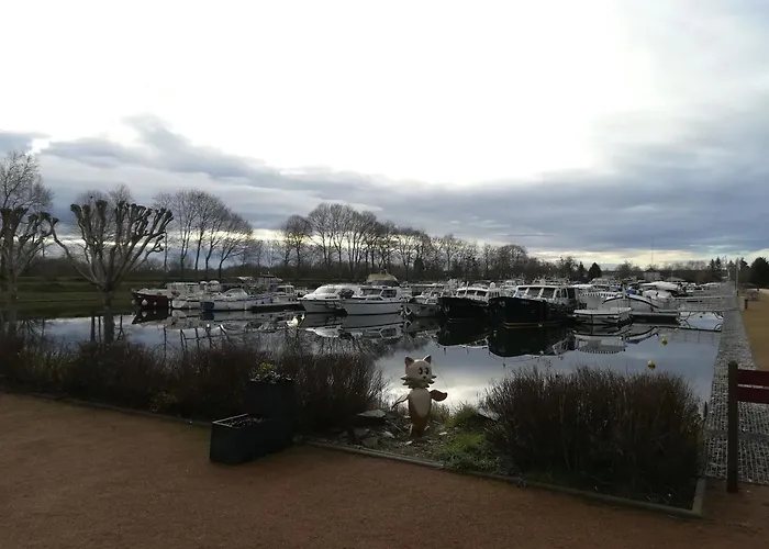 Le Port De Decize