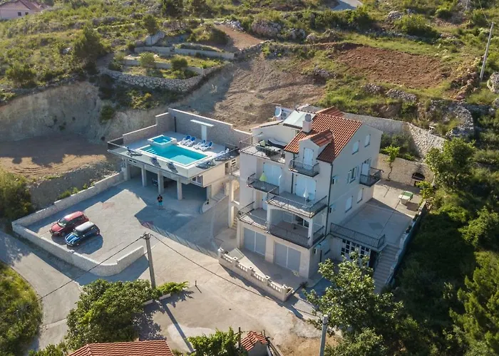 Apartments Pusic