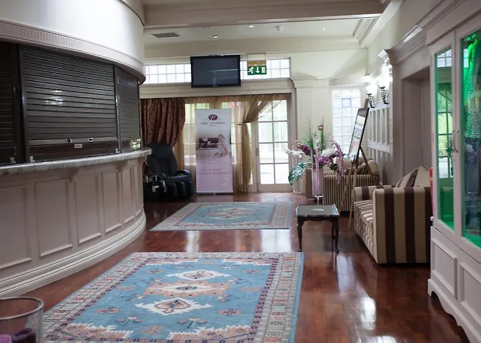 Earl Of Desmond Hotel
