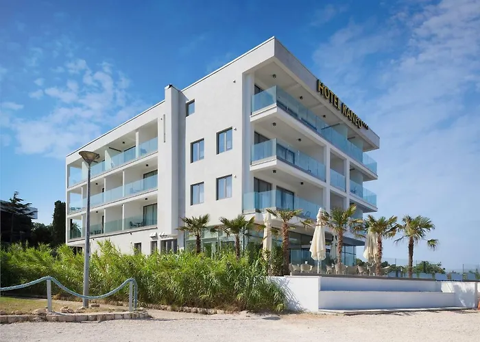Kaneo beach hotel Novalja