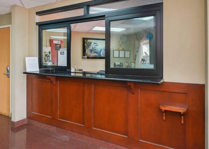 H3 Inn & Suites - Lax Airport - Los Angeles