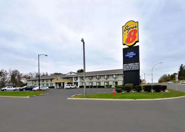 Super 8 By Wyndham Rochester Mayo Clinic Area
