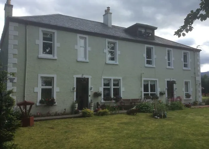 Inverlochy Villas (Adults Only)