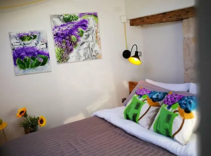 Cres Art Studio Kuning Apartment