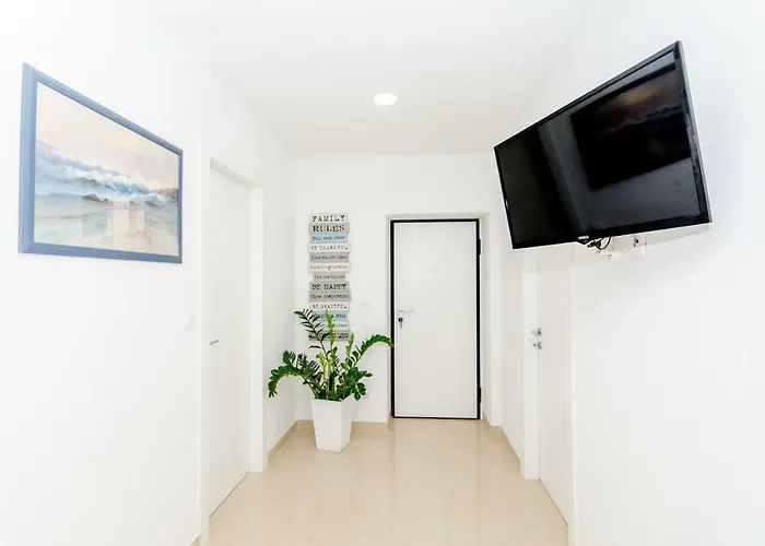 Beach & Park Apartment