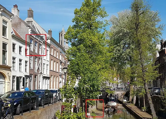 Large Historical Apartment & Canal Terrace