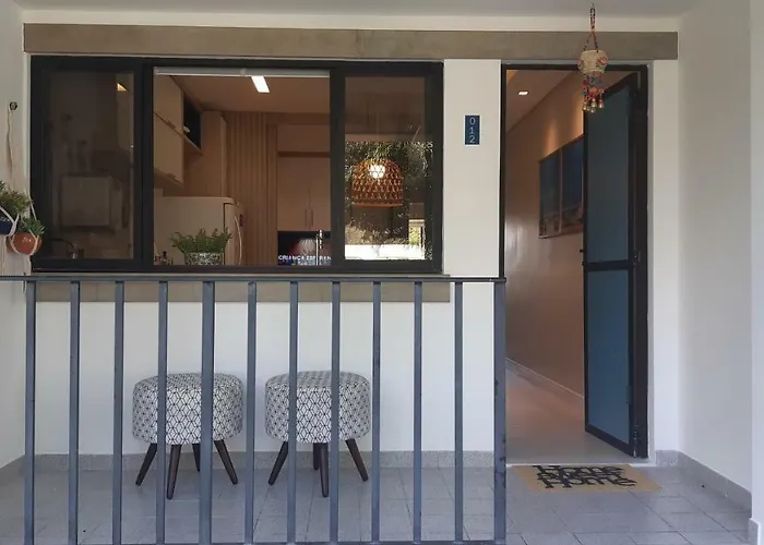 Guarajuba Summer Flat Melhor localização de Guarajuba e melhores Flats Beira Mar de Guarajuba Dispomos de 4 flats decorados no mesmo condomínio Aqui você não precisa de carro para nada Faça tudo à pé