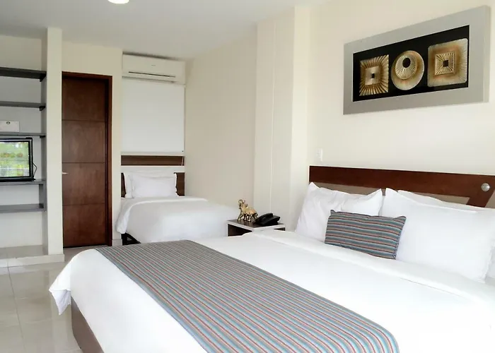 Hotel Metropolitano Plaza