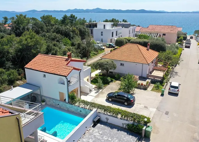 Luxury Villa Nada With Pool