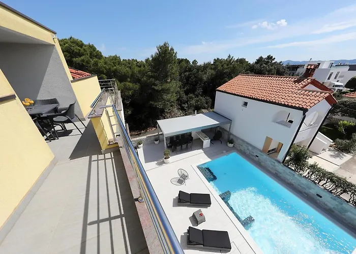 Luxury Villa Nada With Pool
