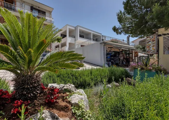 Central Beach Apartments