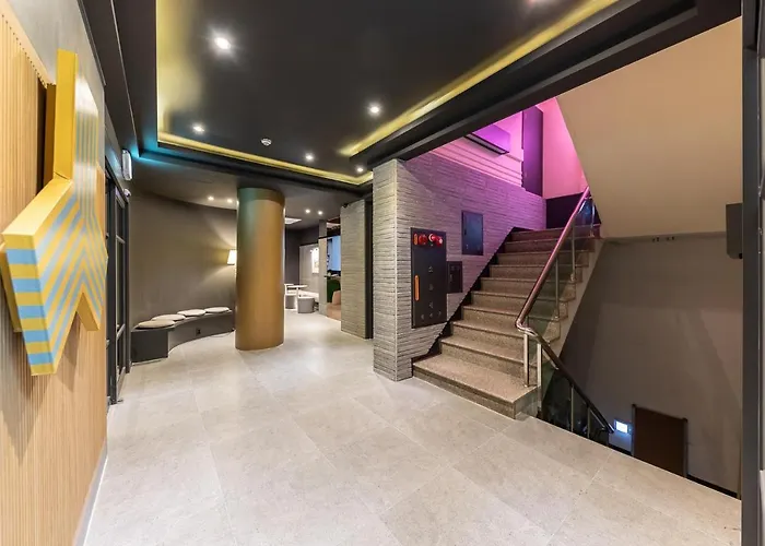 Brown Dot Hotel Seong Seo