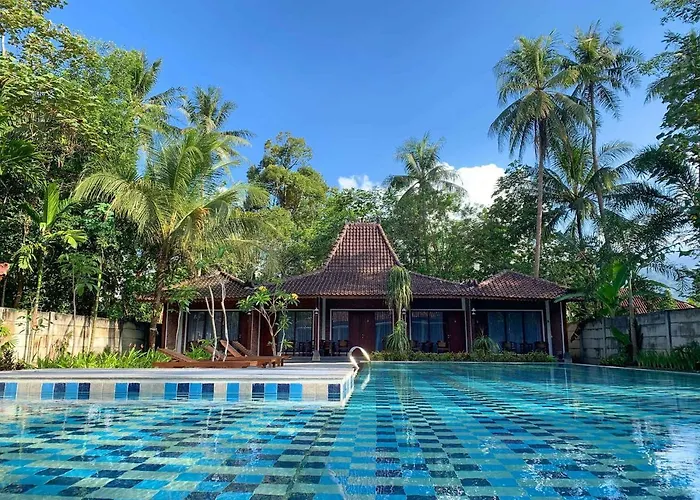 The Nalaya Hotel & Resto