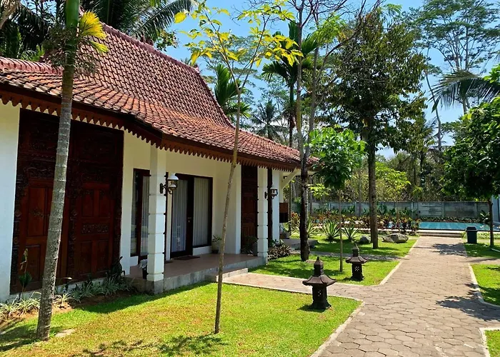 The Nalaya Hotel & Resto