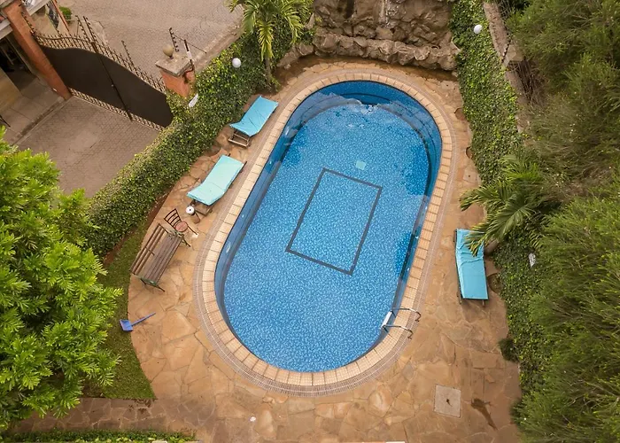 Meltonia Luxury Suites