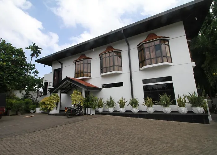 Garden Beach Hotel Kalutara