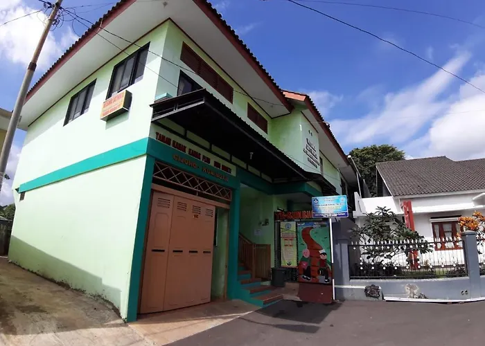 Oyo Life 2884 Wisma Jatnika Syariah