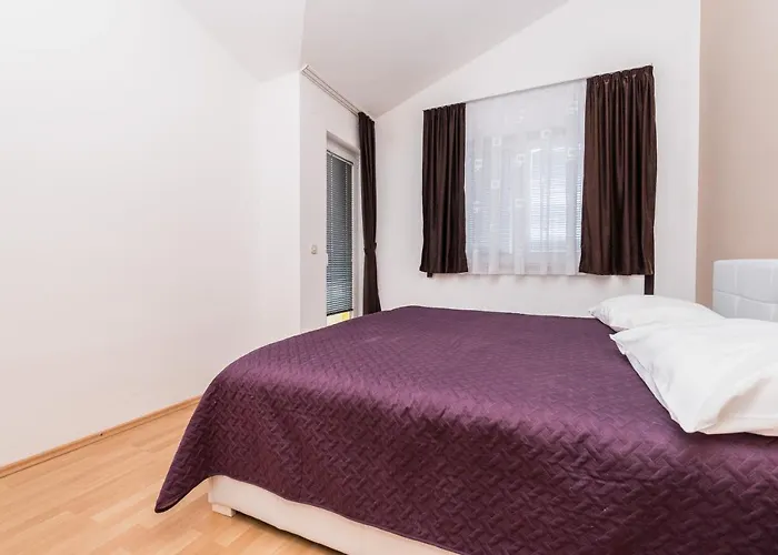 Apartments Danijela 1