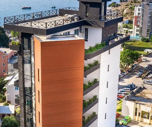 Hotel Del Medio