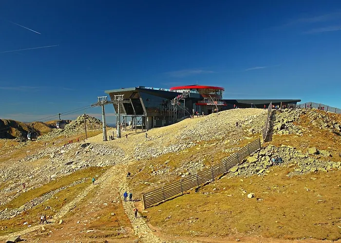 Noc Na Chopku, Rotunda